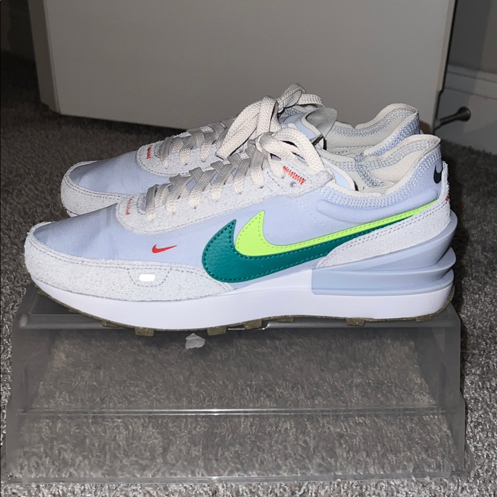 Nike Womens Waffle One SE Double Swoosh (New)